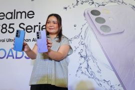 Realme hadirkan C85 Series, tahan tekanan hingga kedalaman air
