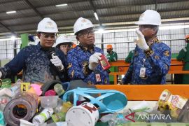 DKI gandeng swasta hadirkan pusat daur ulang sampah plastik