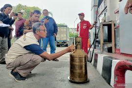 Disperindag Lamongan pastikan takaran dan stok BBM aman jelang Nataru