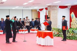 Gubernur Melantik Denny Harianto Sebagai Sekprov Kaltara