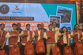 Universitas Ciputra Surabaya kirim 10 dokter relawan ke banjir Sumatera Barat