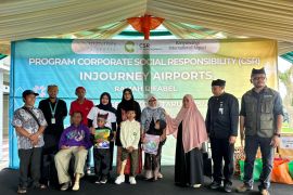 Bandara Banyuwangi salurkan puluhan kaki palsu penyandang disabilitas