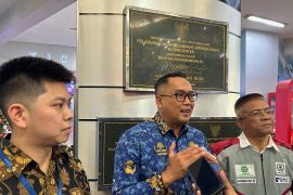 Imigrasi Batam operasikan 18 konter di pelabuhan internasional cegah antrean saat Nataru