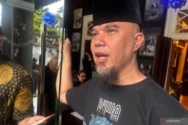 Enggan dipanggil kakek, Ahmad Dhani siapkan cucu panggilan "kiki-nini"