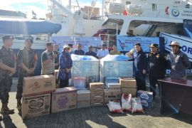 25 Ton bantuan KKP Peduli Bencana Sumatra berlabuh di ranah Minang