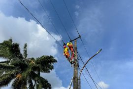 PLN Jatim kirim personel untuk bantu pulihkan kelistrikan Aceh