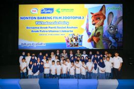 Forum CSR DKI ajak anak binaan Dinsos nonton untuk kepedulian sosial