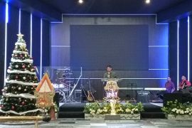 Samuel Wattimena mengajak masyarakat jaga toleransi seiring perayaan Natal