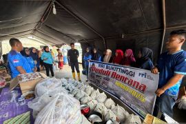 RRI Bukittinggi salurkan bantuan ke Malalo Tanah Datar