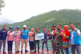 PLN UIW MMU - TNI sinergi hadirkan listrik berkeadilan bagi masyarakat kurang mampu di Kepulauan Banda