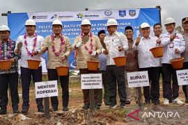 Bupati Bangka Selatan: SPBUN Tukak mudahkan nelayan dapatkan BBM