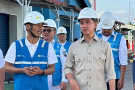 Gibran tinjau PLTMG Nias pastikan pasokan listrik Natal dan Tahun Baru