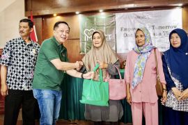 MORA Impact beri tes kesehatan gratis untuk lansia di Kota Batu