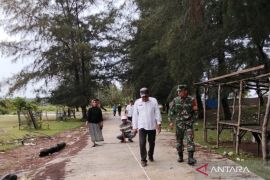 Pembangunan jalan wisata pantai Pasar Ipuh selesai 100 persen