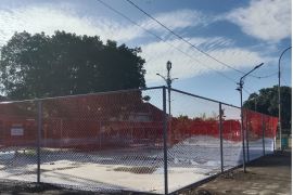 Lapangan futsal disiapkan di Pantai Ampenan Mataram