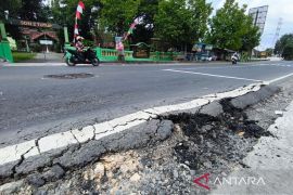 Baru diperbaiki, Jalan Gatot Subroto Blora Jateng kembali rusak