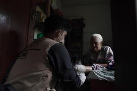 Tim medis Dompet Dhuafa lintas jaringan berikan layanan kesehatan home visit di Sumbar