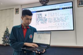 Mahasiswa Ubaya ciptakan lukisan Natal dari persamaan matematika