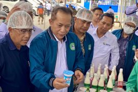 Menkop dukung penuh koperasi sapi perah yang bisa ekspansi ke susu UHT