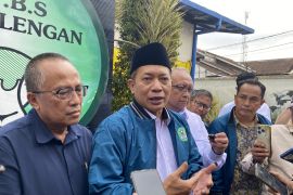 Menkop ingin kebijakan impor susu skim bisa dikurangi demi kuatkan koperasi