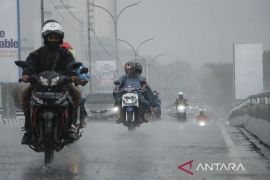 Hujan beberapa jam di Makassar sejumlah daerah terendam