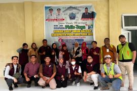 Tim relawan medis UNG langsung salurkan bantuan logistik di Aceh