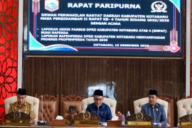 Pemkab Kotabaru Hadiri Rapat Paripurna DPRD Bahas Empat Raperda