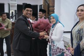 Bupati Barut tekankan pelatihan public speaking  untuk tingkatkan kualitas SDM perempuan