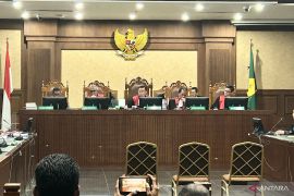 Sidang pertama Nadiem Makarim kembali ditunda