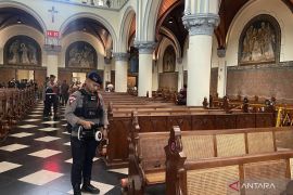 Jakarta Police sterilize Cathedral Church ahead of Christmas mass
