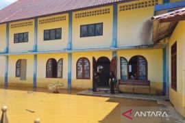 Berikan bantuan natal, jemaat HKBP Tukka: terima kasih Gubernur Bobby