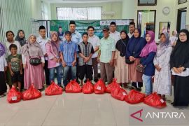 Kemenag Belitung salurkan bantuan paket sembako peringati HAB 2026