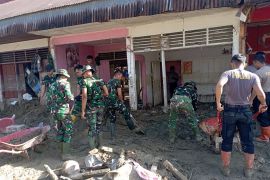 TNI bersihkan pasar di Tapanuli Selatan percepat aktivitas ekonomi