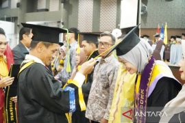 ULM kukuhkan 712 lulusan di penutup tahun 2025