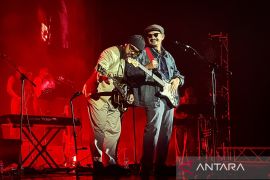 SORE merayakan 20 tahun Centralismo dalam konser emosional