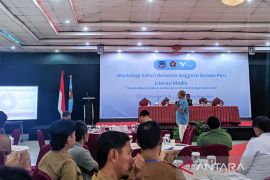 PWI Kolaka bersama PT Vale gelar workshop literasi media bagi aparat desa di Kolaka