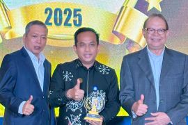 Direktur Utama Bank Nagari Masuk Jajaran TOP 100 CEO 2025 Versi Infobank