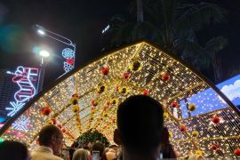 Cahaya Natal terangi Bundaran HI dalam Jakarta Light Festival