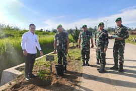 BRI Pematangsiantar bersama TNI tanam pohon jaga kelestarian lingkungan