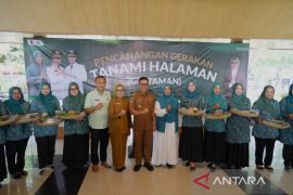 Pemkab Bandung menargetkan 28.000 kader PKK ikut serta Gerakan Tanami Halaman