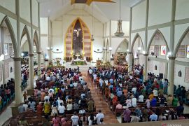 Perayaan Misa Malam Natal di Kota Kupang berjalan khidmat