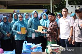 PKK Nagan Raya Aceh salurkan bantuan untuk korban bencana