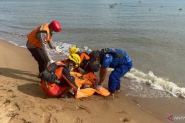 Tim SAR Gabungan temukan remaja tenggelam di Muara Sungai Kurau dalam kondisi meninggal