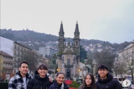 Selebritas yang merayakan Natal di luar negeri