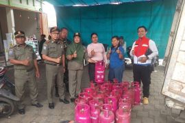 Satpol PP Pontianak tertibkan penggunaan elpiji 3kg di Pontianak Utara