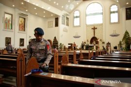 Personel kepolisian dikerahkan jaga ibadah Natal di lima gereja Mataram