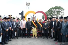 Jelang satu abad, Bukittinggi dirikan Name Sign Jam Gadang