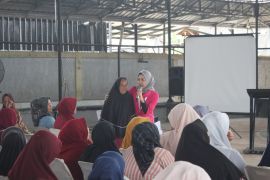 Bangkit Bersama Keluarga: BKKBN Sumut pulihkan trauma warga terdampak banjir di Langkat