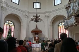 Jemaat merayakan Natal di Gereja Blenduk usai direvitalisasi