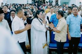 Bupati Karawang pastikan rangkaian perayaan Natal di sejumlah gereja aman dan kondusif